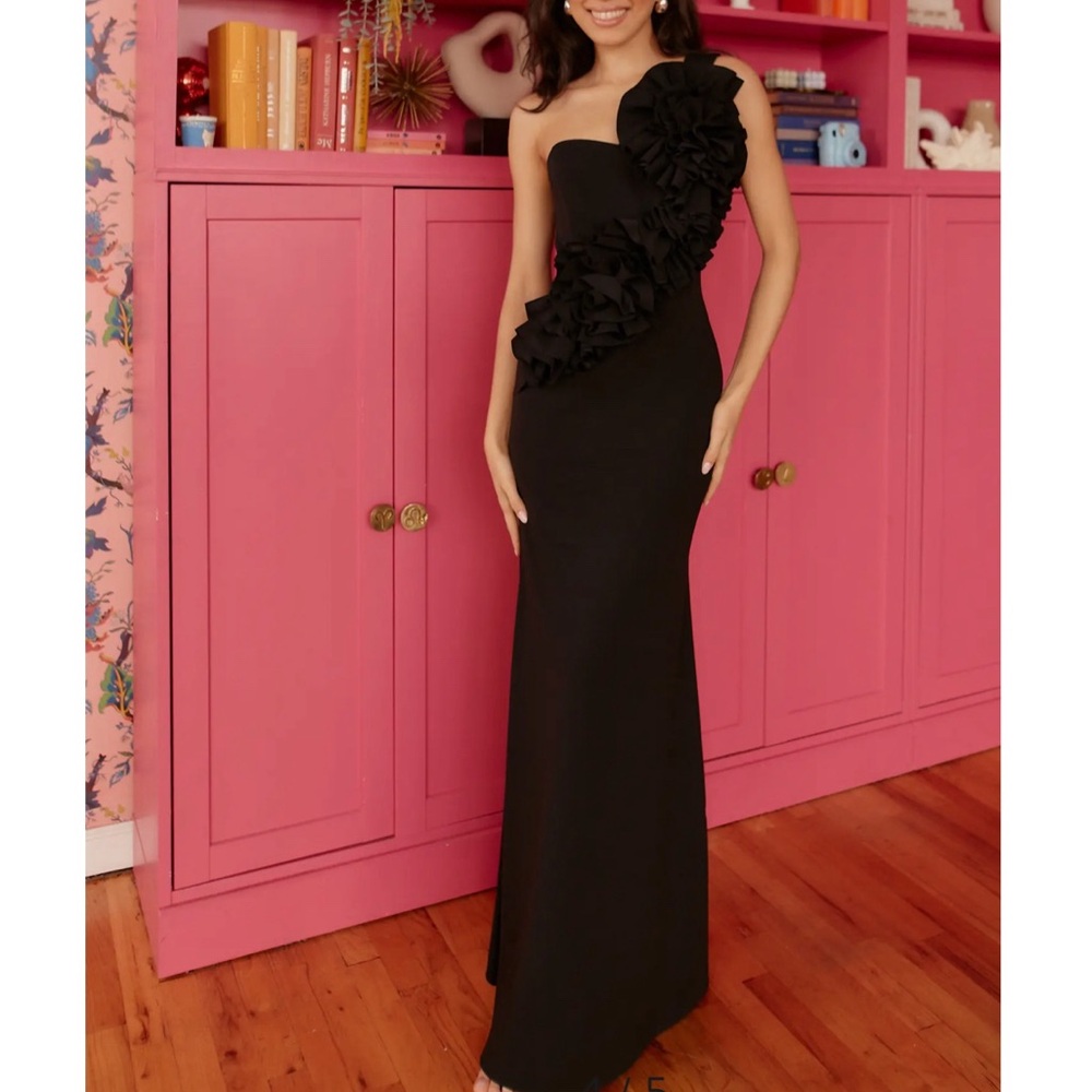 Betsy & Adam Black One-Shoulder Maxi Dress - Picture 4 of 11